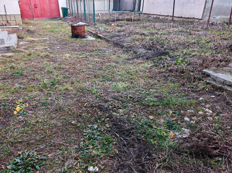 Casa 6 camere libera la vanzare RASNOV - 28