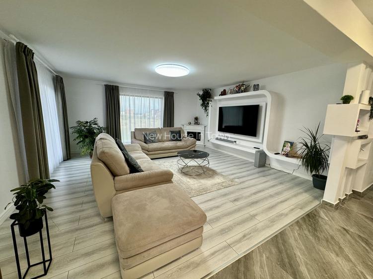 Casă Spațioasă de Vânzare în Ghimbav | Două Apartamente | Teren 579 mp - 3