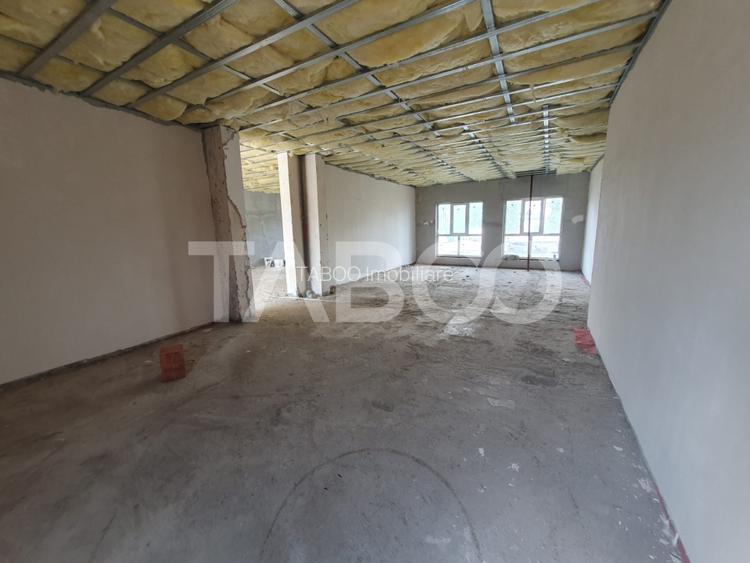Spatiu comercial suprafata 132 mp se poate vinde si separat 66 si 66mp - 2