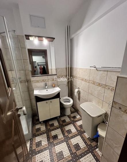 Garsoniera complet mobilata , pozitionata intr o zoona buna - piata Victoriei  - 4