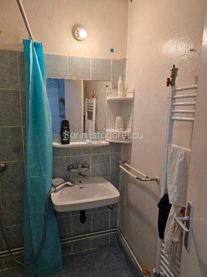 Vând garsoniera, îmbunătățită.  - 4