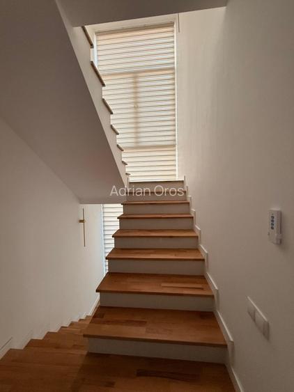 Duplex modern de închiriat | 3 dormitoare + 3 băi | Terasă panoramică 70 mp | Cl - 13