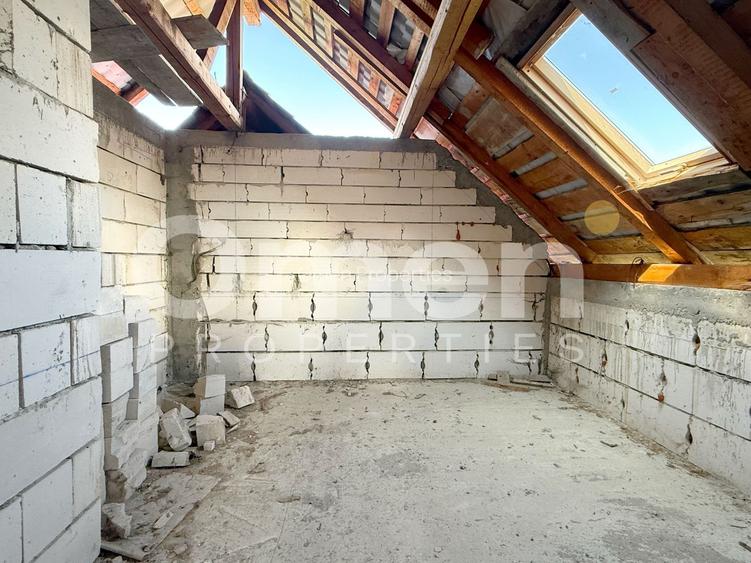 Casă cu potențial imens P+M, teren 7,91 ari, zonă liniștită, Ocna Șugatag. - 10