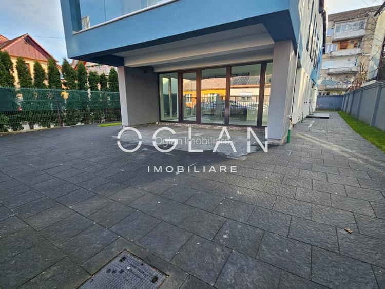 Spatiu comercial cu parcare, Hipodrom 2 - 15