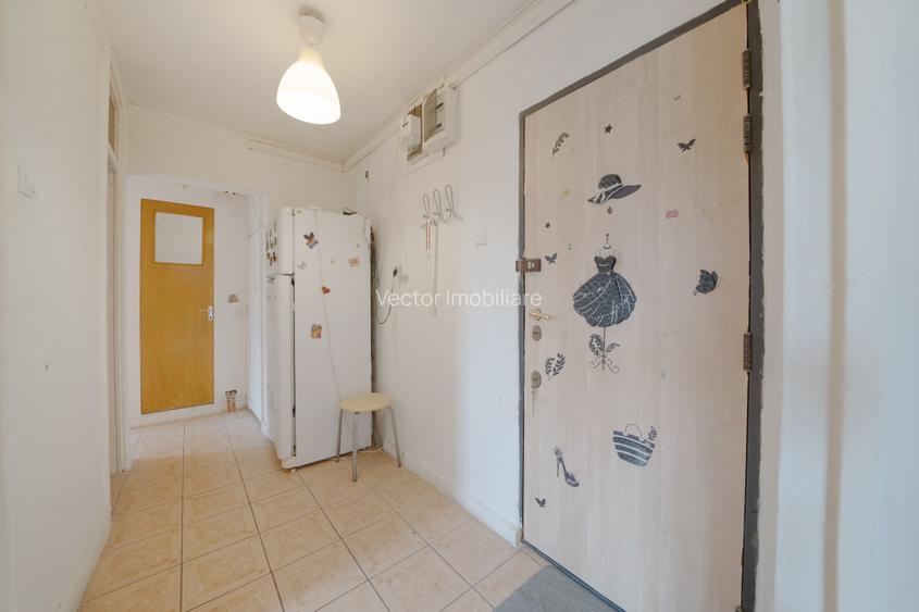 Decomandat* bloc 1980*etaj 3/8* 7 minute metrou* Str. Azurului - 5