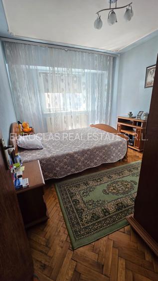 Apartament 3 camere decomandate - Bd.Mamaia - zona Delfinariu - 155.000 euro - 2