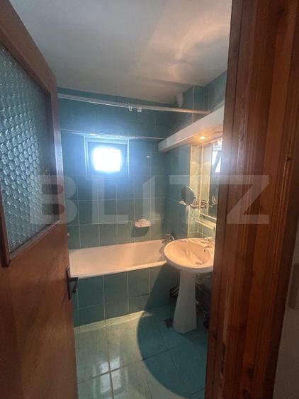 4 Camere , CFR , etaj 8/8 , Decomandat , 2 bai