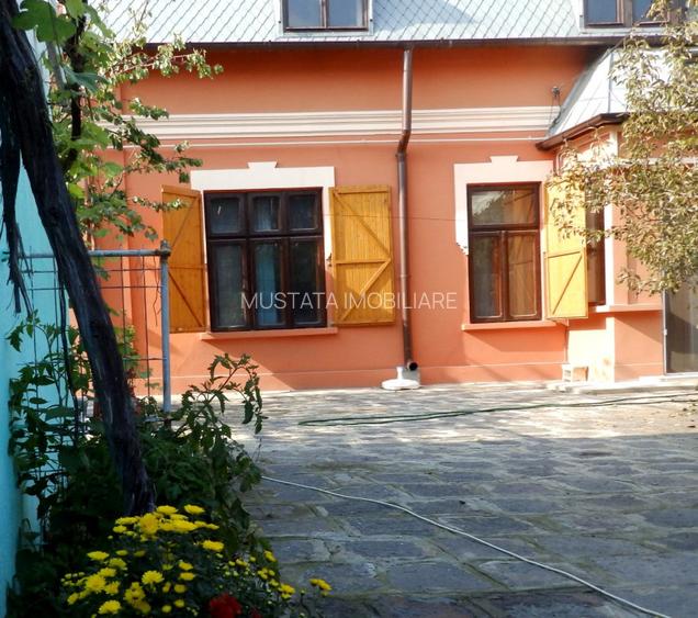 Casa parter plus Mansarda zona Ultracentrala, teren 550mp - 2