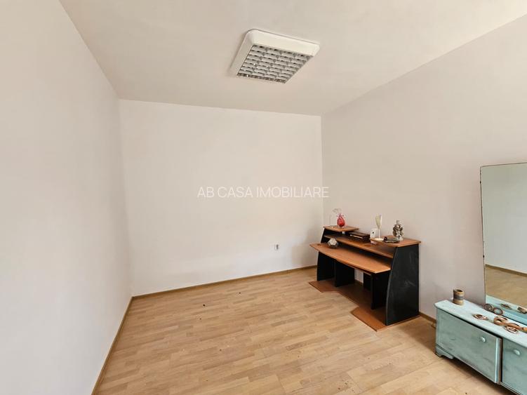 Casă individuală, 6 camere, teren generos, Sânandrei - central, comision 0% - 6