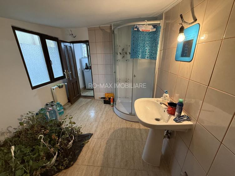 Spațiu de închiriat în Vilă - 2 camere+birou+curte în Campina - 11