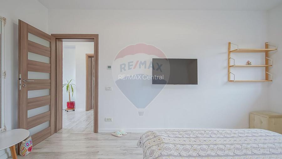 Casă premium cu 270 mp utili, 7 camere ,curte generoasă în Bartolomeu - 34