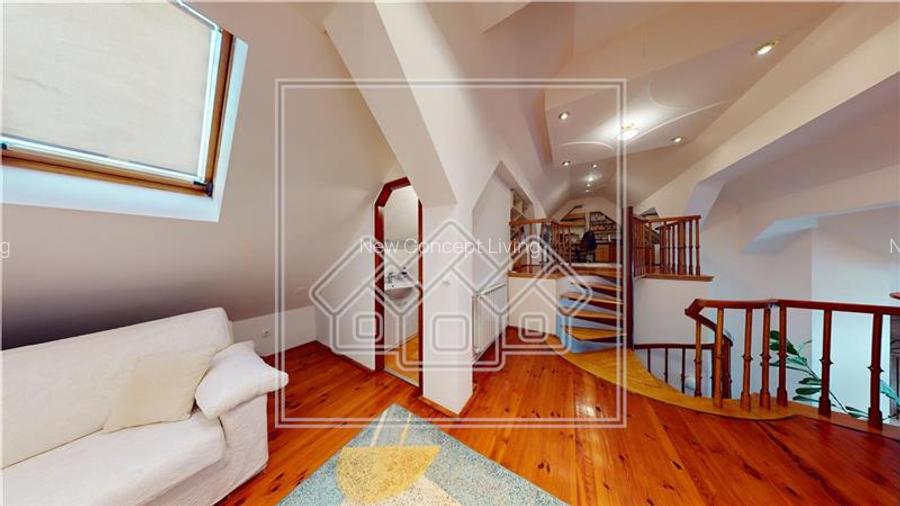 Casa individuala de vanzare - 7 camere, 278 mp utili - Strand - 35