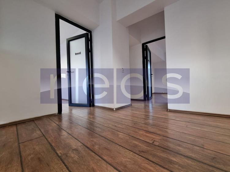 VANZARE SPATIU COMERCIAL | 15 CAMERE | ZONA UNIRII - 25