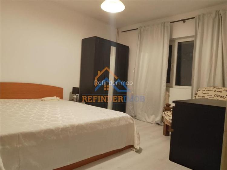 Apartament 3 camere Unirii decomandat etaj 2 - 2