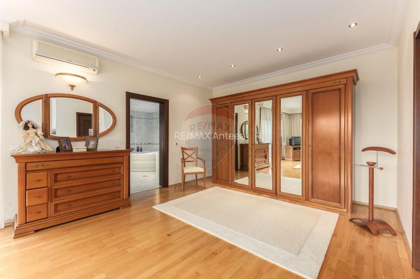 Vila neoromânească cu influențe toscane pe malul lacului Snagov - 34