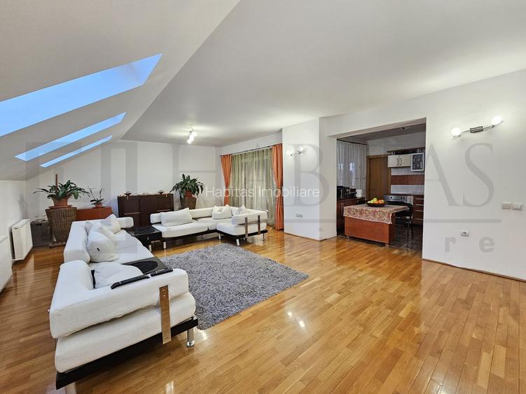 Casa cu 8 camere, dispusa pe doua nivele, Parcul Central - 2