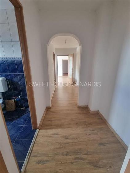 Apartament cu trei camere zona centrala - 8