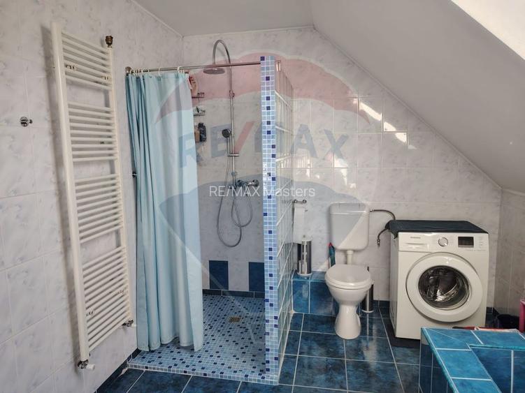 Casă / Vilă cu 8 camere de vânzare în zona Central - 15