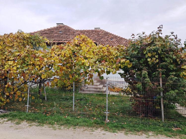 CASĂ SI TEREN BAIA DE FIER - 2