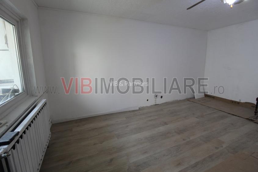 Decebal - metrou Piata Muncii - bloc mixt - studio renovat - 3