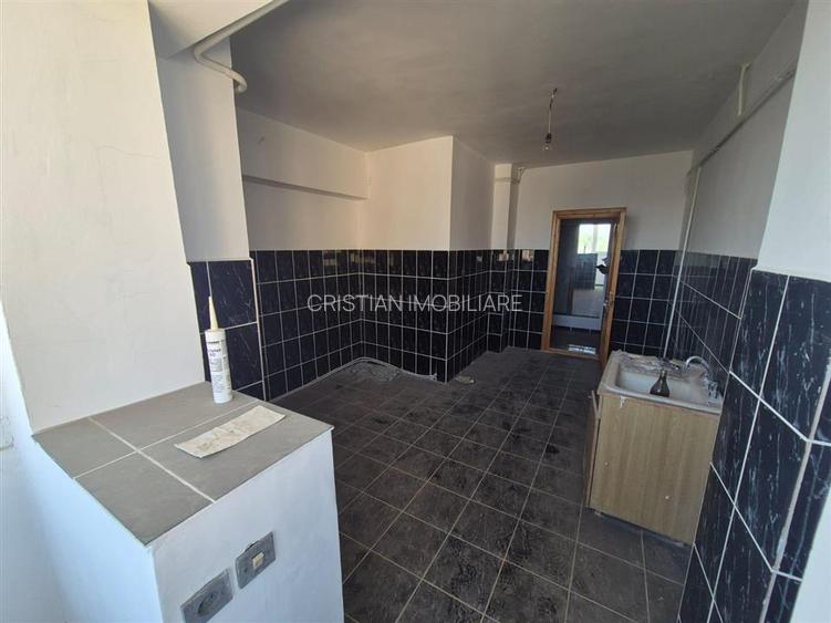LIBER! 4 camere transformat in 3 camere, bloc cu lift, decomandat, Bariera - 6