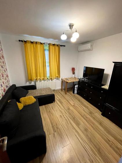 CASA CASATORIILOR  3 CAMERE CU CURTE SEPARATA, GAZE 700 EURO - 2