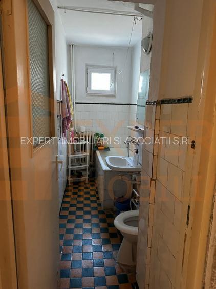Apartament cu 3 camere de vanzare, situat in zona Inel 2 - Groapa - 6