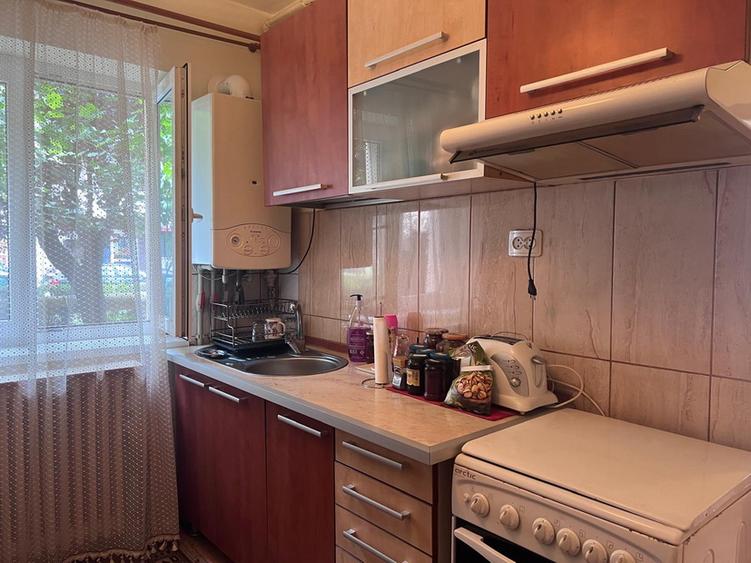 Apartament 2 camere, zona Scoala Andrei Saguna