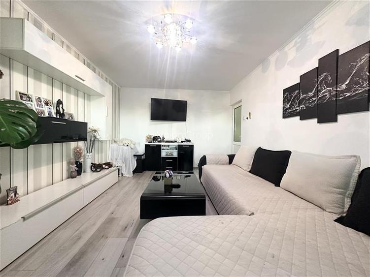 Apartament 3 Camere Decomandat Zona Far - 23