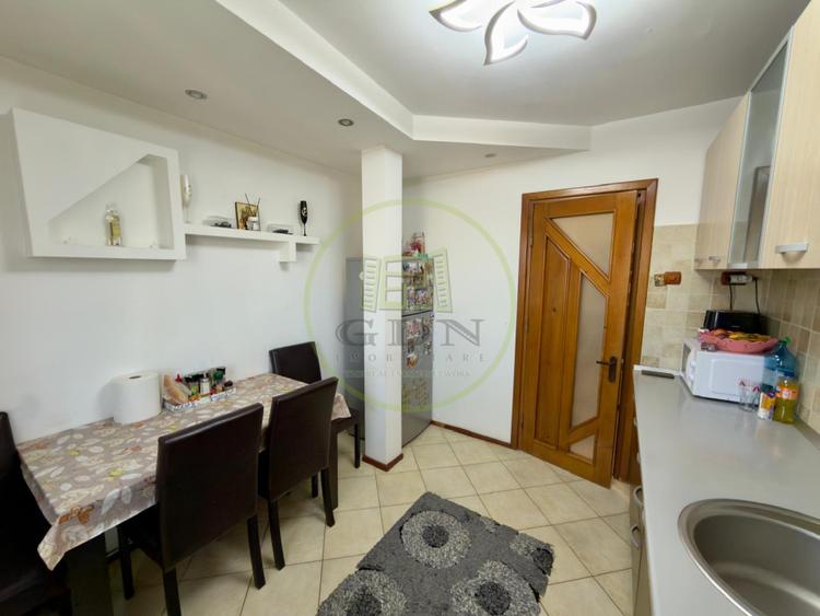 Apartament 3 camere, decomandat, 67.91 mp, cartier Rovine, zona Scoala 21