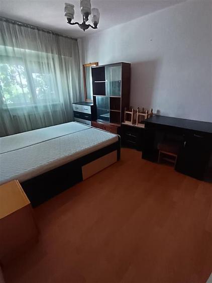 Pret Bun!  Apartament 3 camere Decomandat, 70mp zona Obor