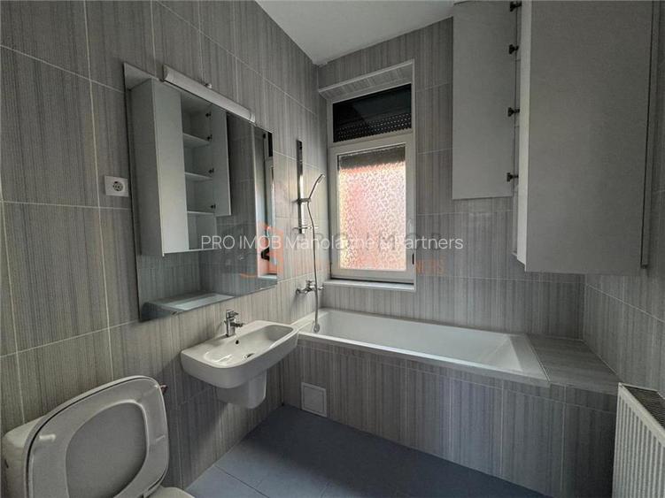 Casa sau Spatiu comercial  in zona magazinelor satesti - 14