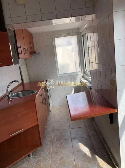 Casa | 2 Camere de inchiriat | Aparatorii Patriei | Metrou | Gradina | - 7