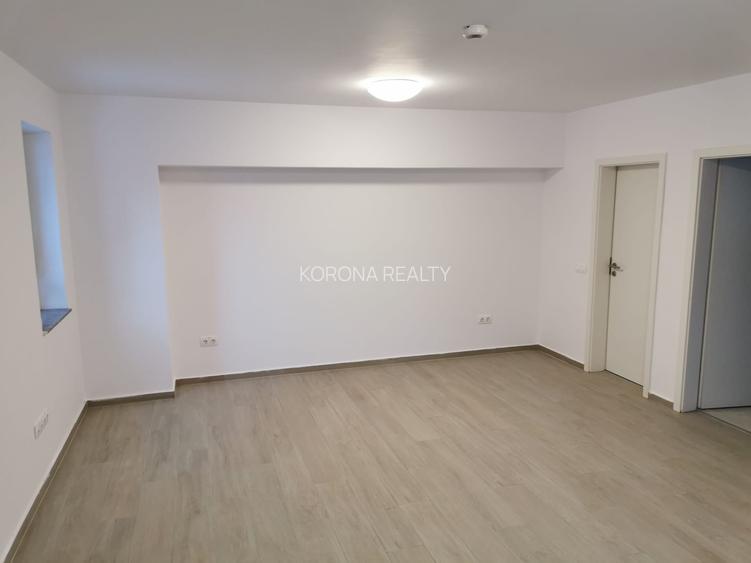 Spatiu comercial de vanzare zona Tractorul bloc nou - 7