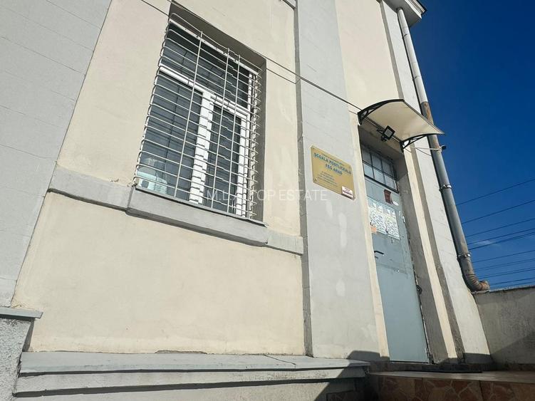 Spațiu comercial de închiriat – Piața Gării - 12