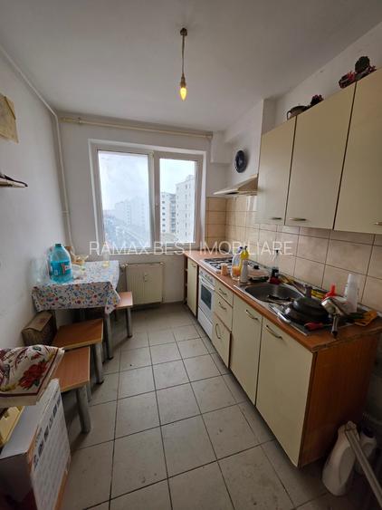 Dristror, chiar la metrou, 10 minute mall Park Lake, bloc 1978 - 14