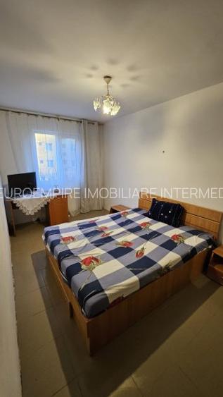 Apartament 3 camere de vanzare zona KM 4-5 - 2