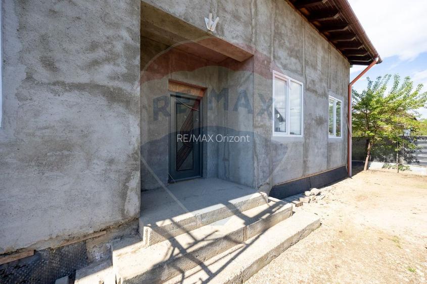 Casa individuala de vanzare in Cristian – teren 600 mp, S+P+M - 10