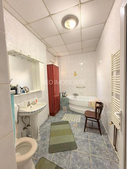 Vilă Spațioasă cu 5 Camere - 360.000 euro- Zona Girocului - 15