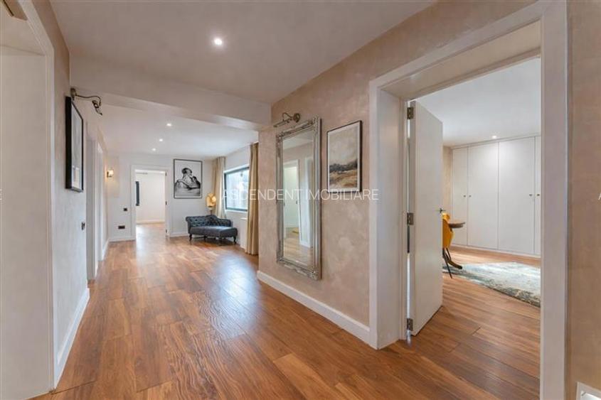 FILM& 3D! Vila high tech, cu semineu, jacuzzi, terasa, 10 camere, Central, Braso - 9