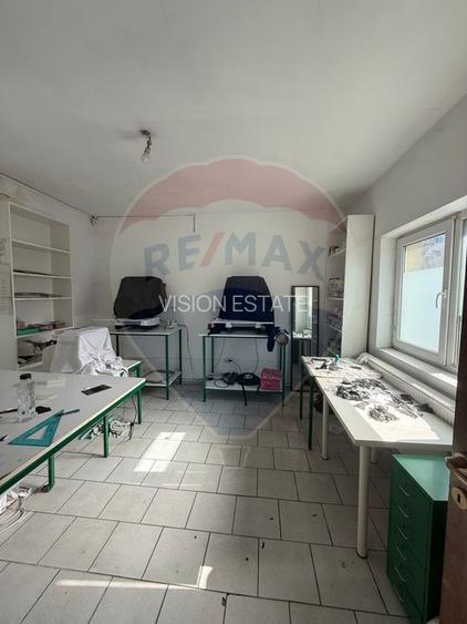 Spațiu comercial de 52mp de închiriat în zona 1 Mai - 6