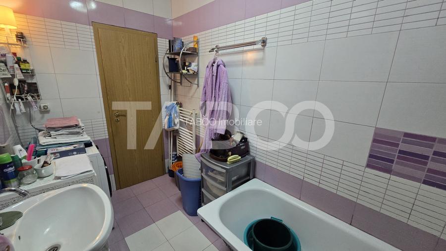 FARA COMISION - Apartament de vanzare 4 camere balcon parcare Lupeni  - 10