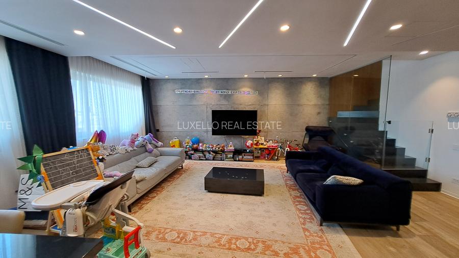 APARTAMENT 4 CAMERE CU SCARA INTERIOARA TIP LOFT -ULTRA LUX - 14