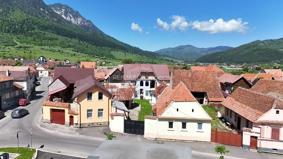 Proprietate unică | Teren 1.157 mp |Multiple clădiri | Centru Zărnești - 2