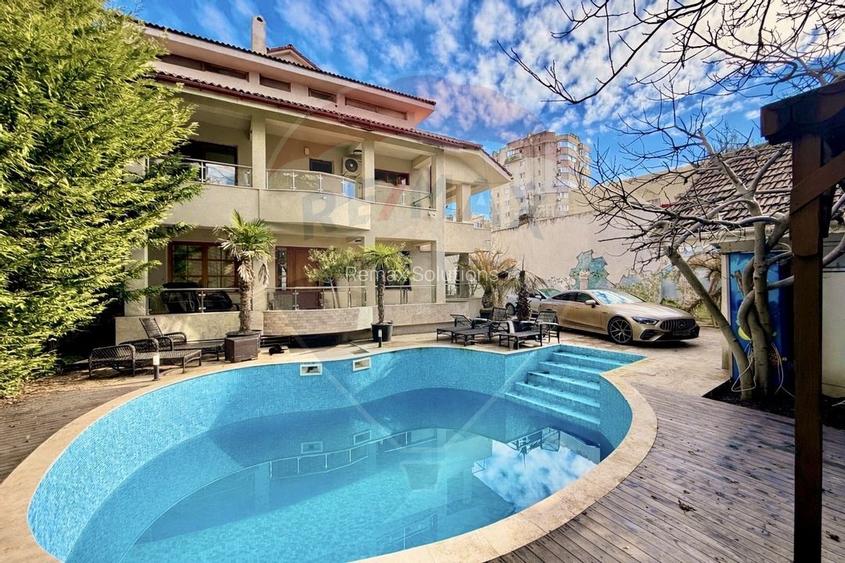 Vilă de lux cu piscină și grădină privată – reședință neoclasică - 2