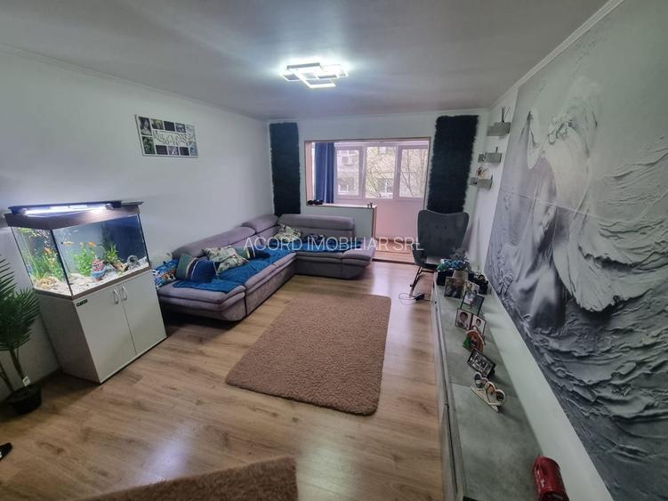 Aurel vlaicu-apartament 4 camere decomandat - 2