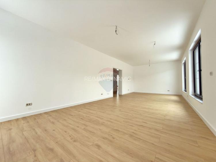 Vilă cu 4 camere de vânzare în Via Carmina - 14