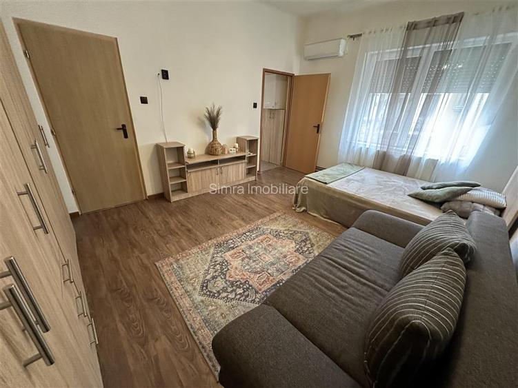 Apartament cu 2 camere, ultracentral de inchiriat - 2