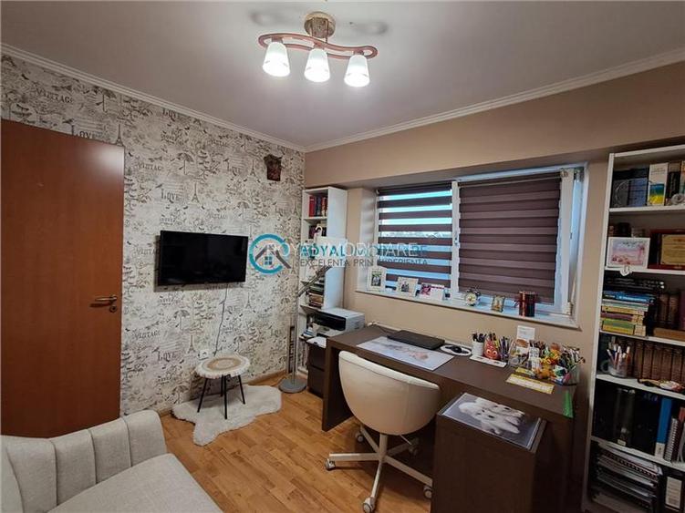 Royal Imobiliare - Vanzare apartament 4 camere zona Piata Mihai Viteazu - 14