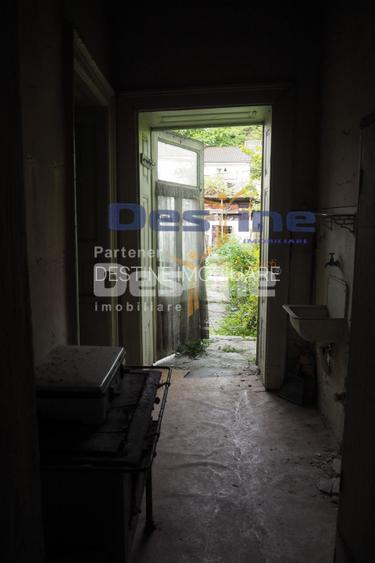 VAND CASA IN CENTRUL VECHI,DEJ,CURTE COMUNA,NECESITA RENOVARE - 12